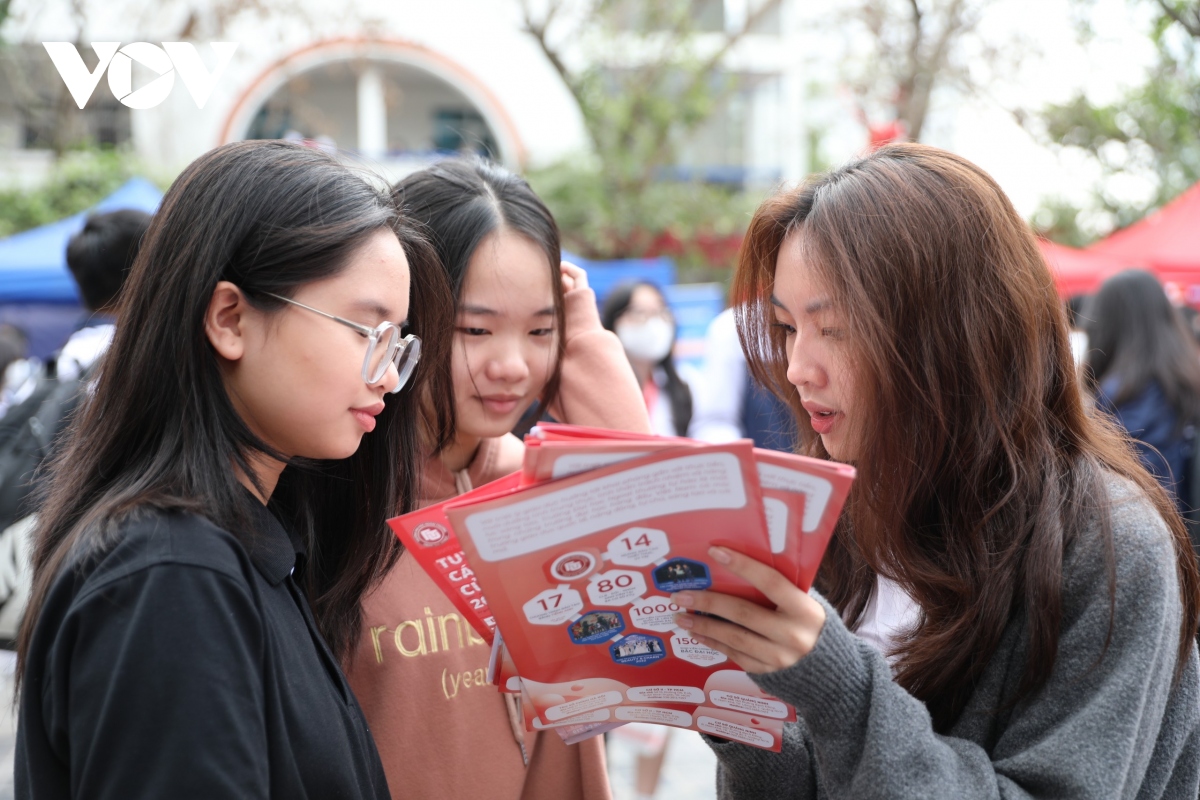 Xét tuyển học bạ vào lớp 10: “Việc sửa điểm dễ như chơi”